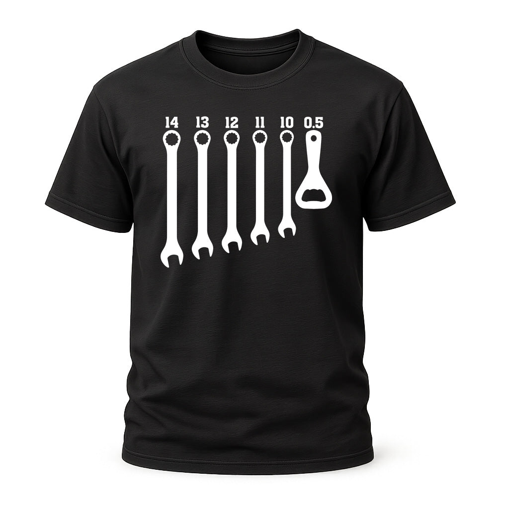 Schraubenschlüssel T-Shirt – Mechaniker Humor – Mit Bieröffner 0.5 – Geschenk für Handwerker