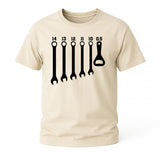 Werkstatt Shirt – Schraubenschlüssel & Bieröffner – Geschenk für Mechaniker