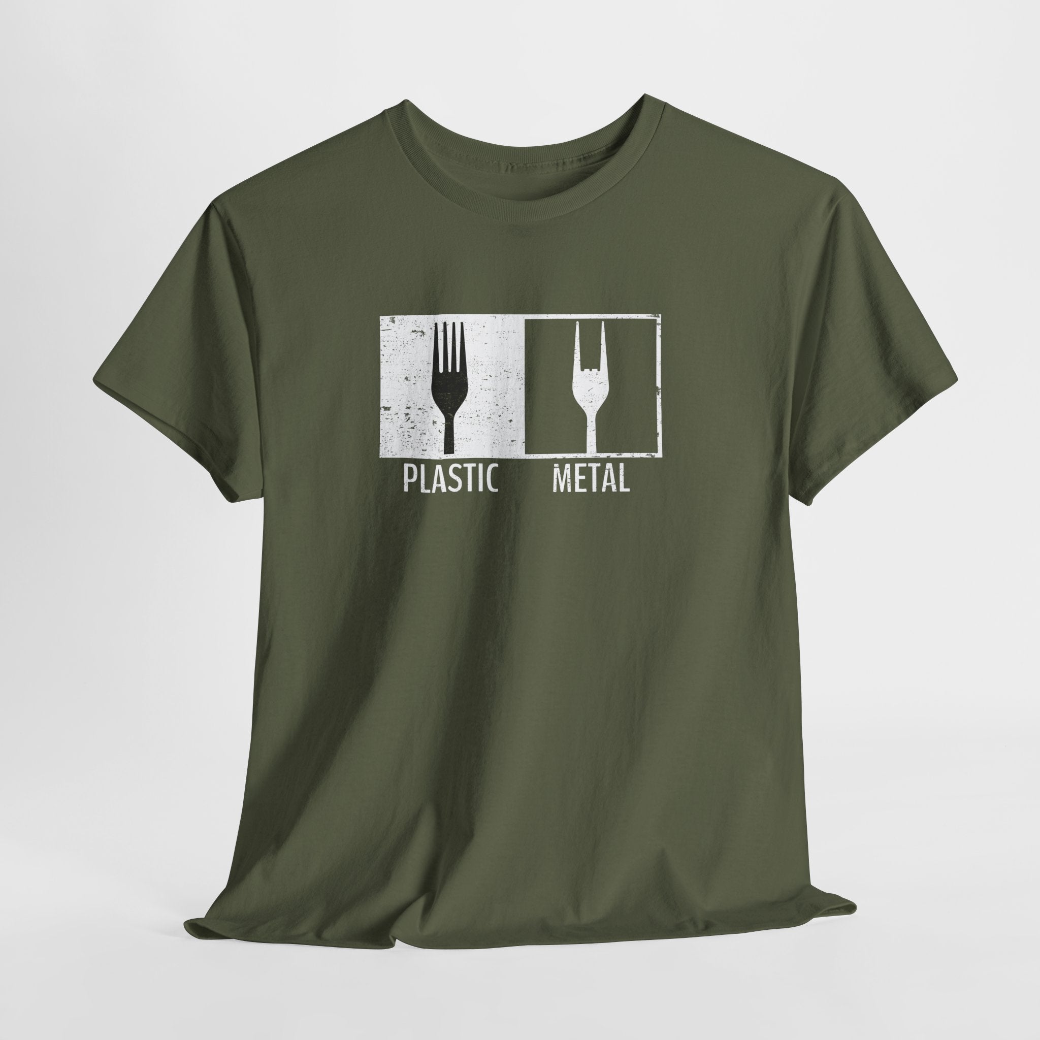 Plastic vs Metal – Witziges Musik Shirt für Rock & Metal Fans