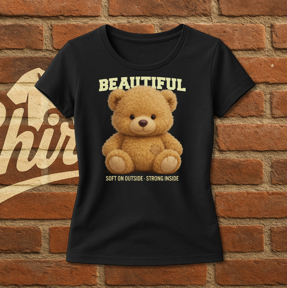 Süßes Bären T-Shirt für Frauen – Soft Outside, Strong Inside