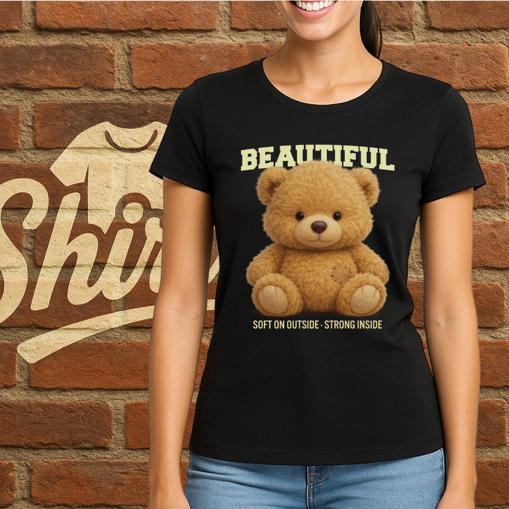 Süßes Bären T-Shirt für Frauen – Soft Outside, Strong Inside